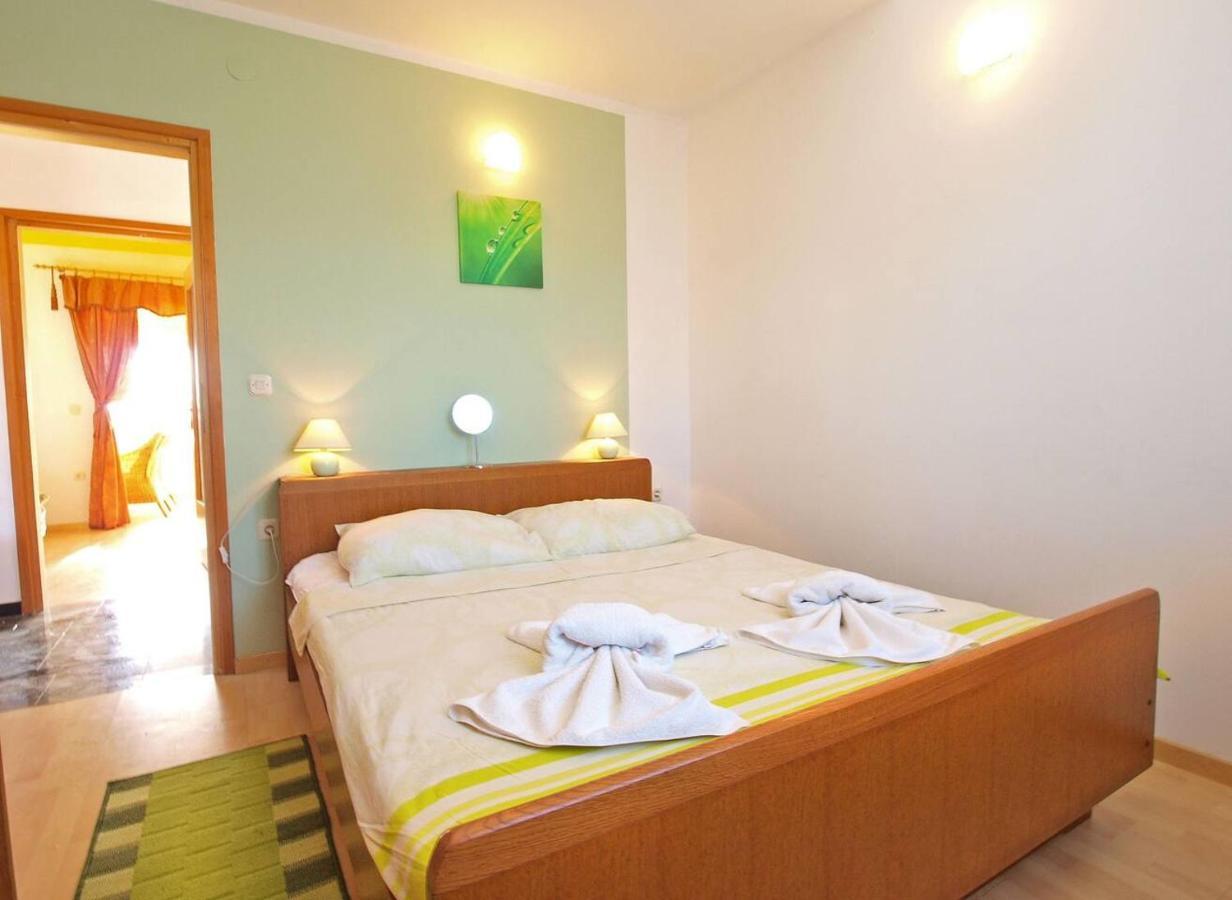 Apartment Alma *