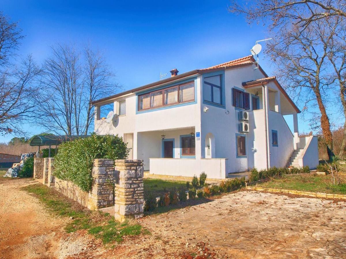 Alma Apartman *